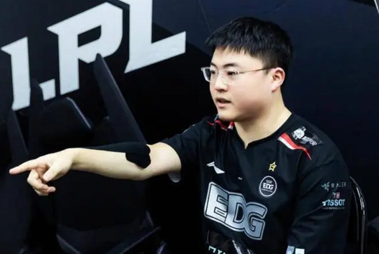 《英雄聯盟》lpl轉會期大瓜曝光一覽 《英雄聯盟》lpl轉會期大瓜曝光一覽