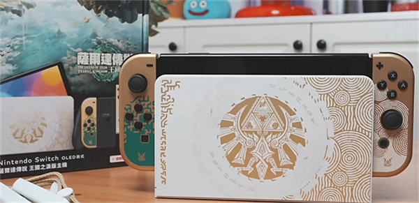 《塞爾達傳說：王國之淚》限定機和續航版對比