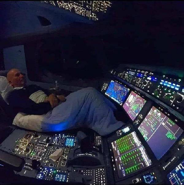 救公主哪有打球開車好玩 囧圖 這才是裙子的正確穿法