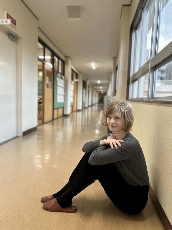 清純可愛十分誘人！《生化4RE》艾什莉臉模分享日常照