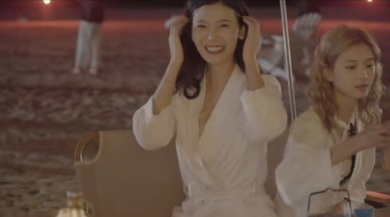 《完蛋我被美女包圍》官方曬浩浩媽花絮：千嬌百媚