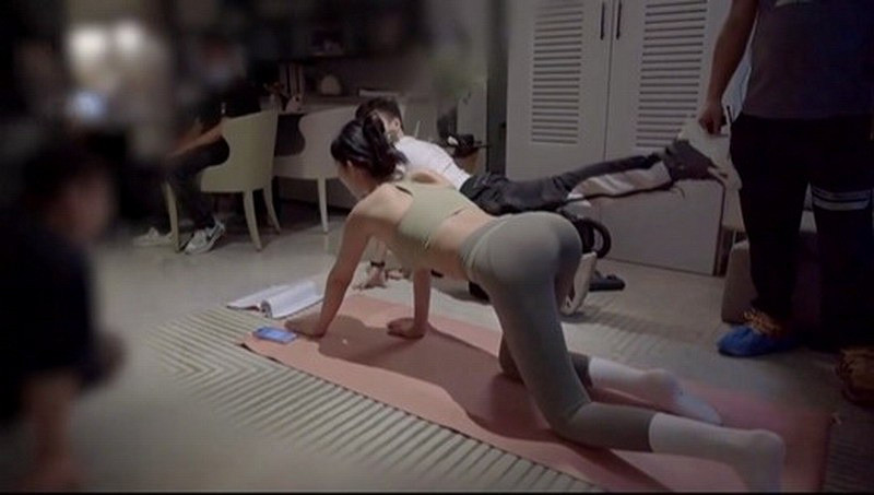 《完蛋我被美女包圍》官方曬浩浩媽花絮：千嬌百媚