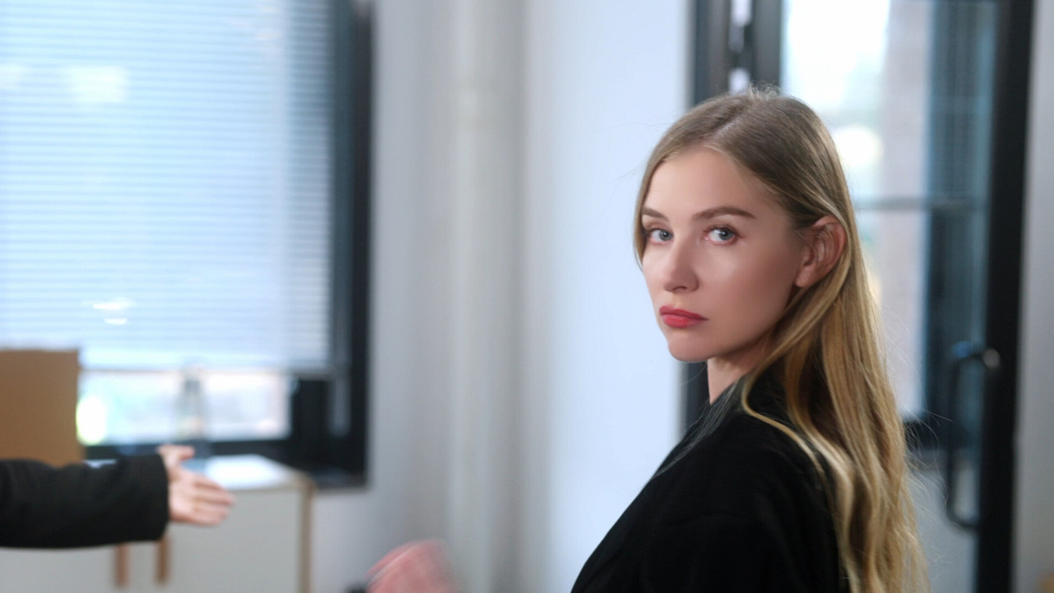 中國大陸研發戀愛互動遊戲《和她一起整頓職場！》上架Steam！