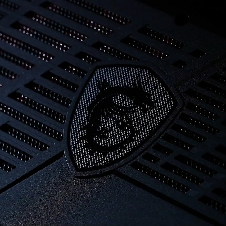 微星 CLAW PC掌機外觀曝光 預計搭載酷睿Ultra處理器！