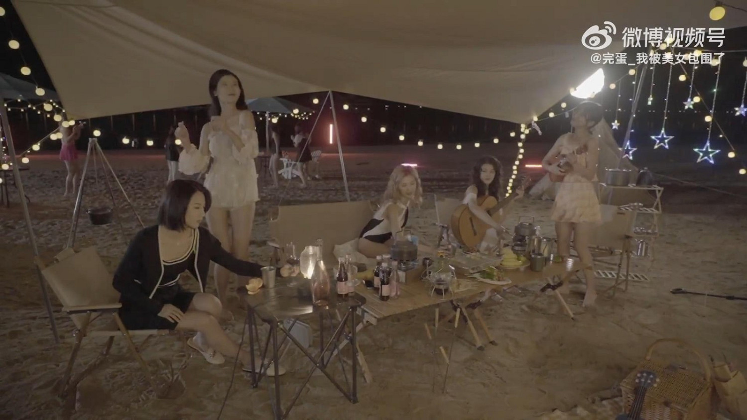 《完蛋!我被美女包圍了》新花絮 女主們的沙灘派對 《完蛋!我被美女包圍了》新花絮 女主們的沙灘派對