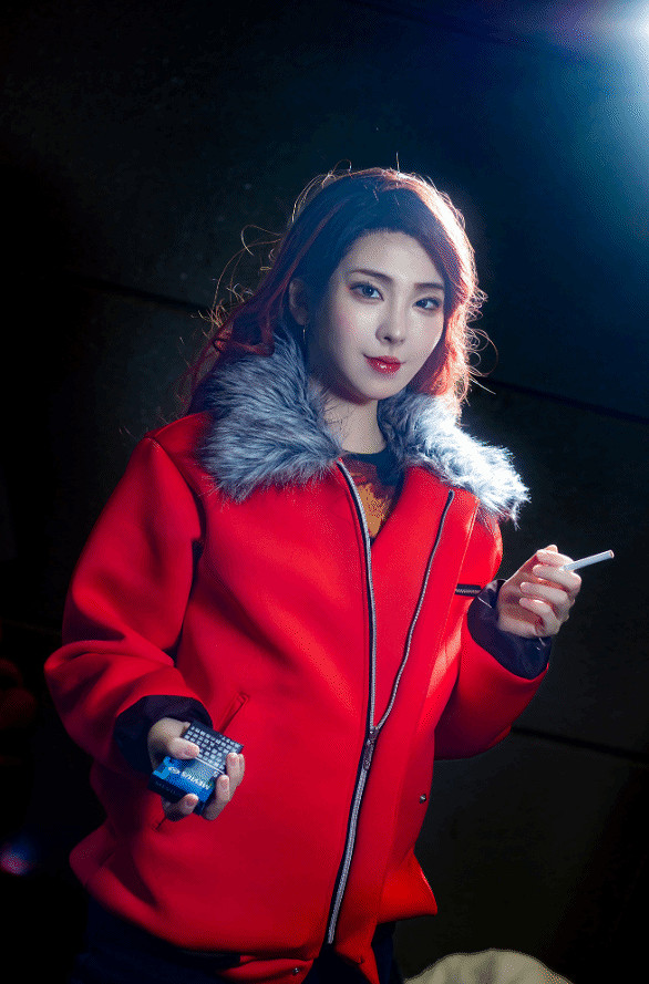 美女COS《人中之龍》系列女角色：與原版演員極其相似！