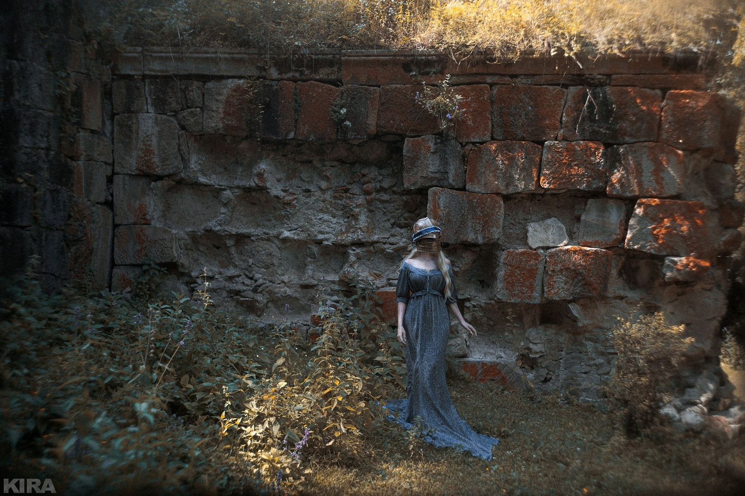 《血源詛咒》安娜莉絲COS：身著長裙難掩絕妙身材！