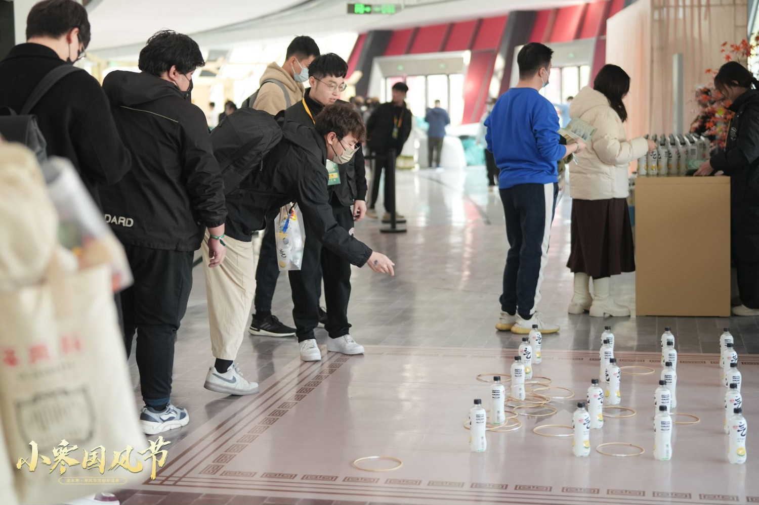 參加完這場漫展，人手拉走了5斤重的周邊