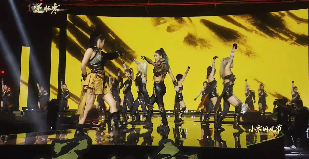 參加完這場漫展，人手拉走了5斤重的周邊