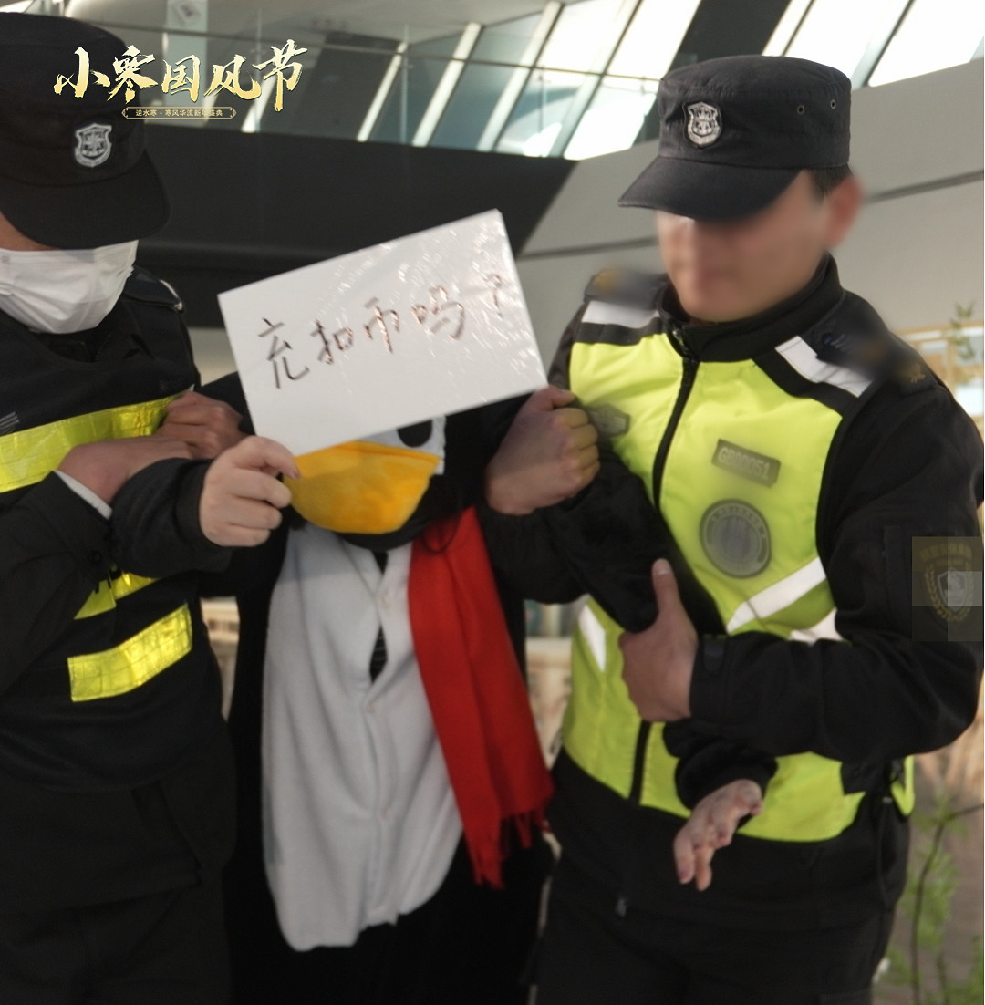 參加完這場漫展，人手拉走了5斤重的周邊