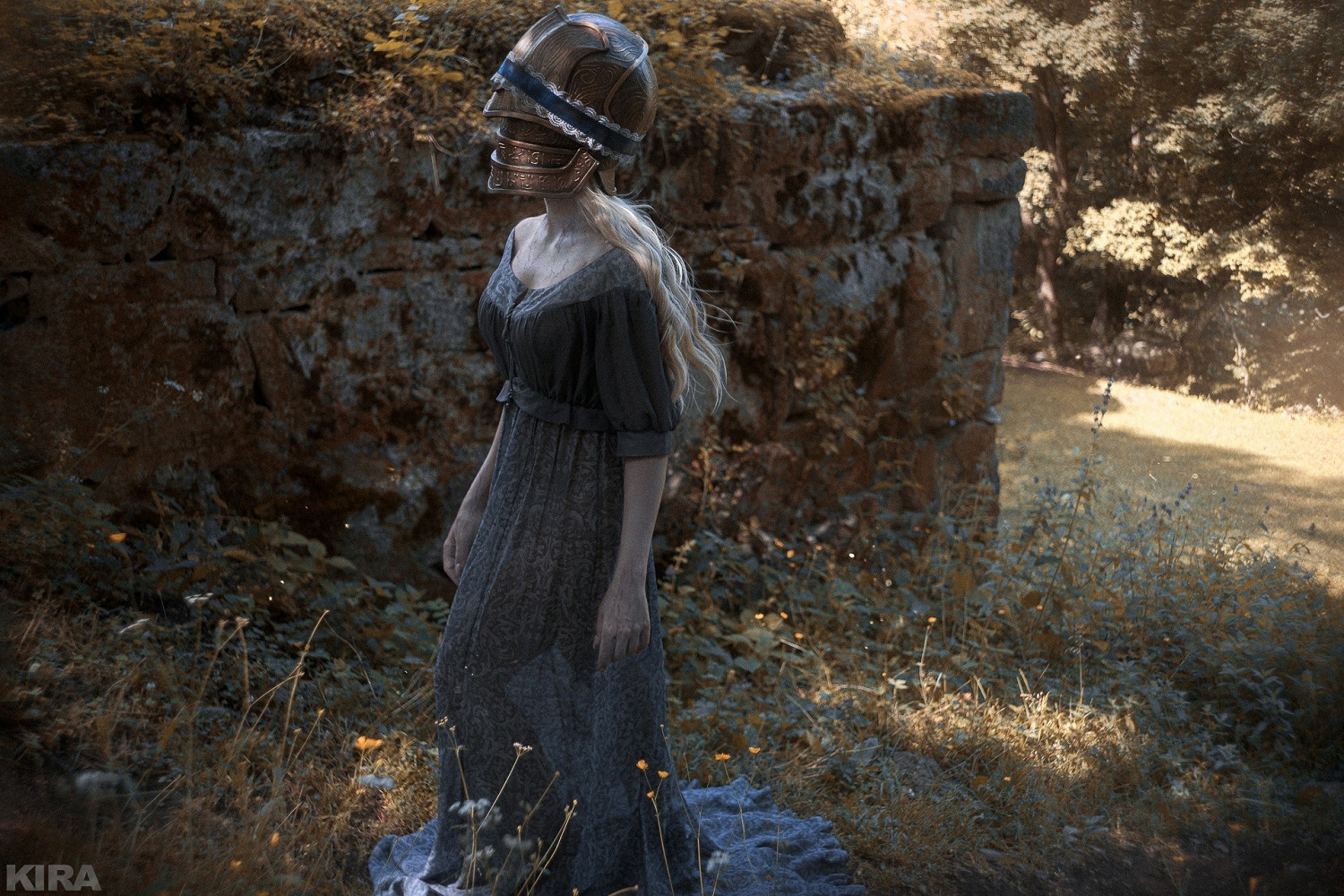 《血源詛咒》安娜莉絲COS：身著長裙難掩絕妙身材！