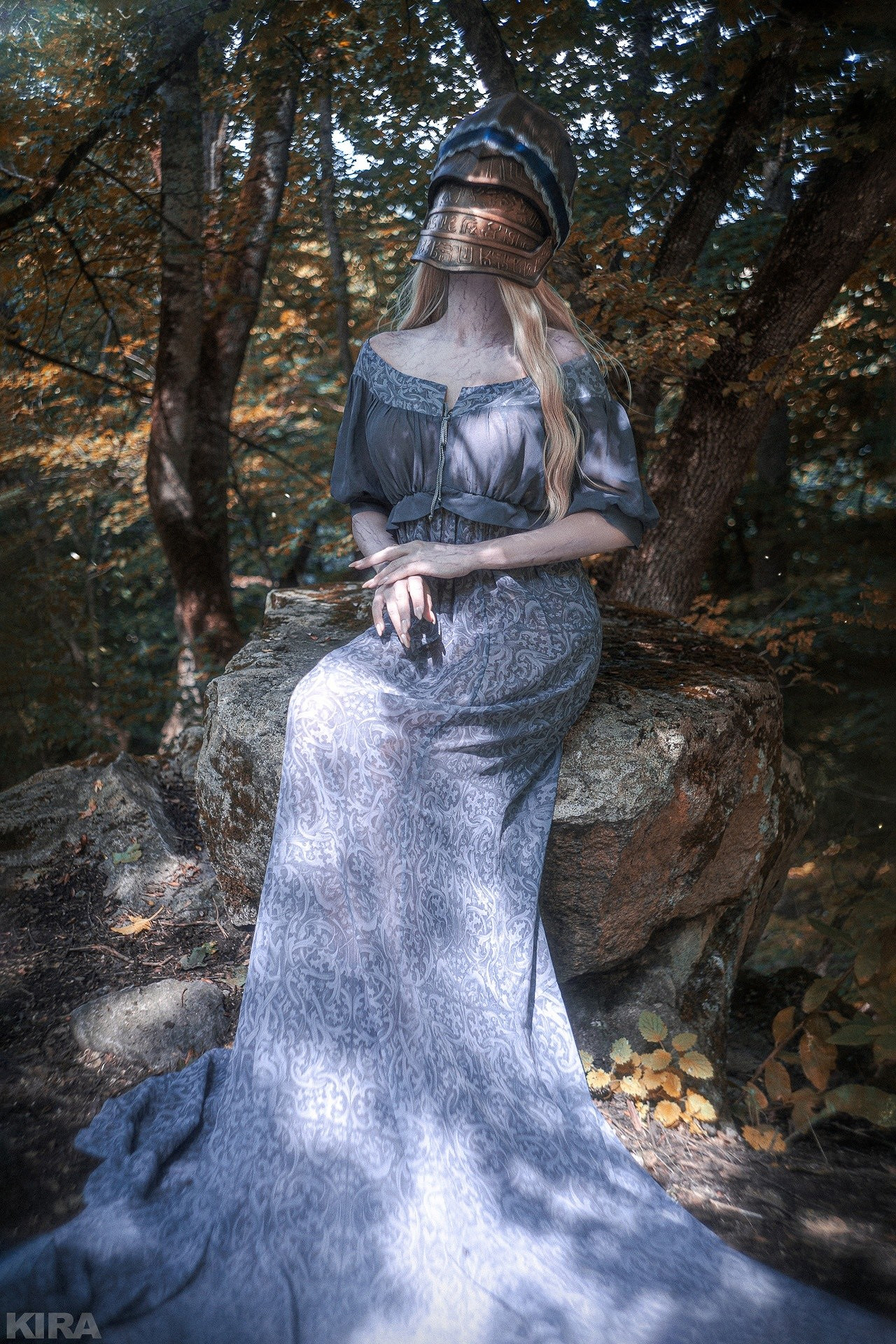 《血源詛咒》安娜莉絲COS：身著長裙難掩絕妙身材！