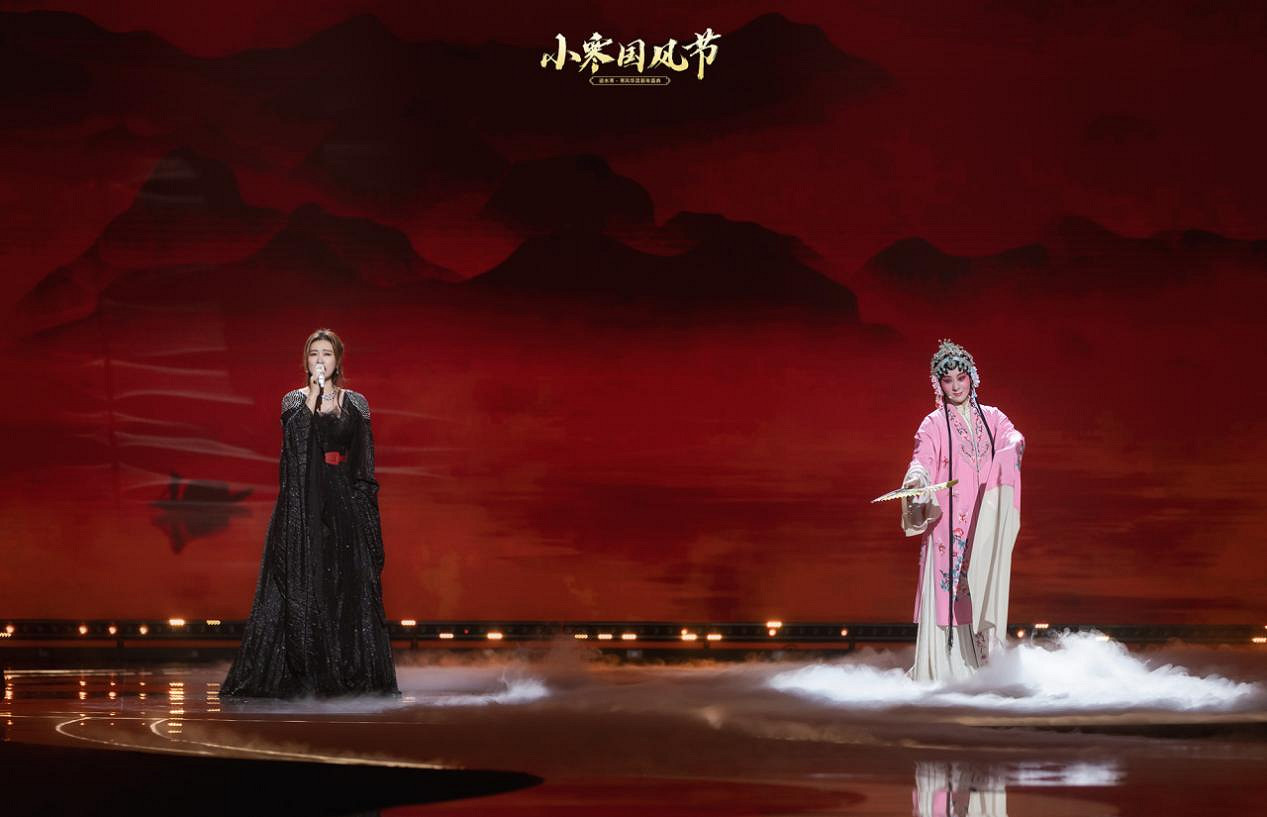 參加完這場漫展，人手拉走了5斤重的周邊