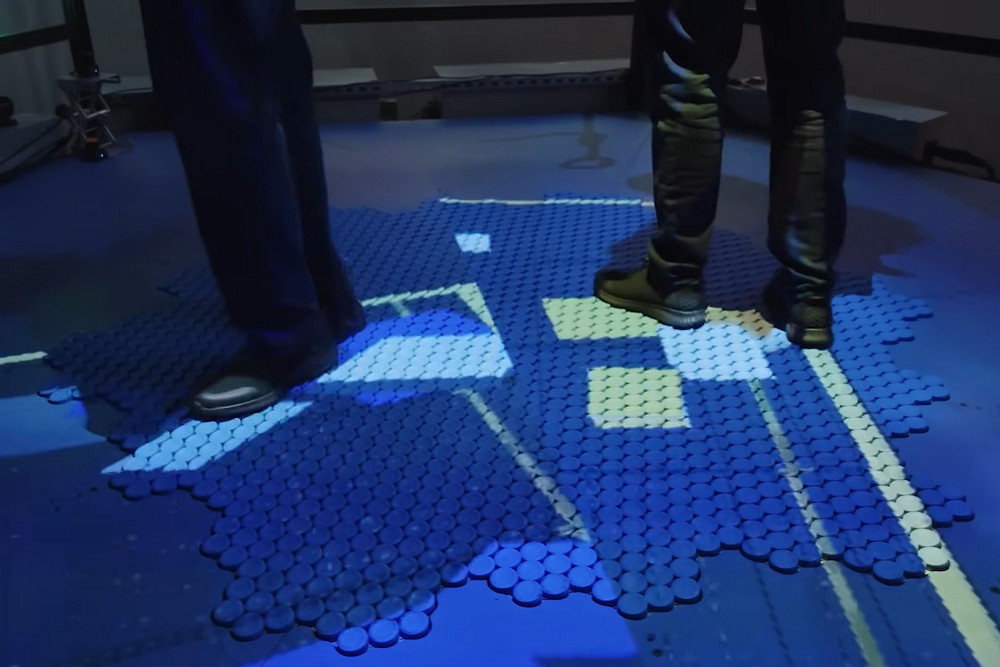 空間不再受限VR遊戲更沉浸!迪士尼公開HoloTile地板 空間不再受限VR遊戲更沉浸!迪士尼公開HoloTile地板