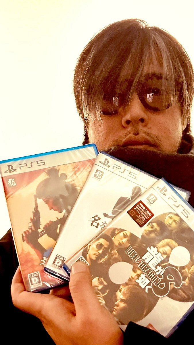 橫山昌義曬出《人中之龍8》等實體版照片:感謝你們所有人 橫山昌義曬出《人中之龍8》等實體版照片:感謝你們所有人