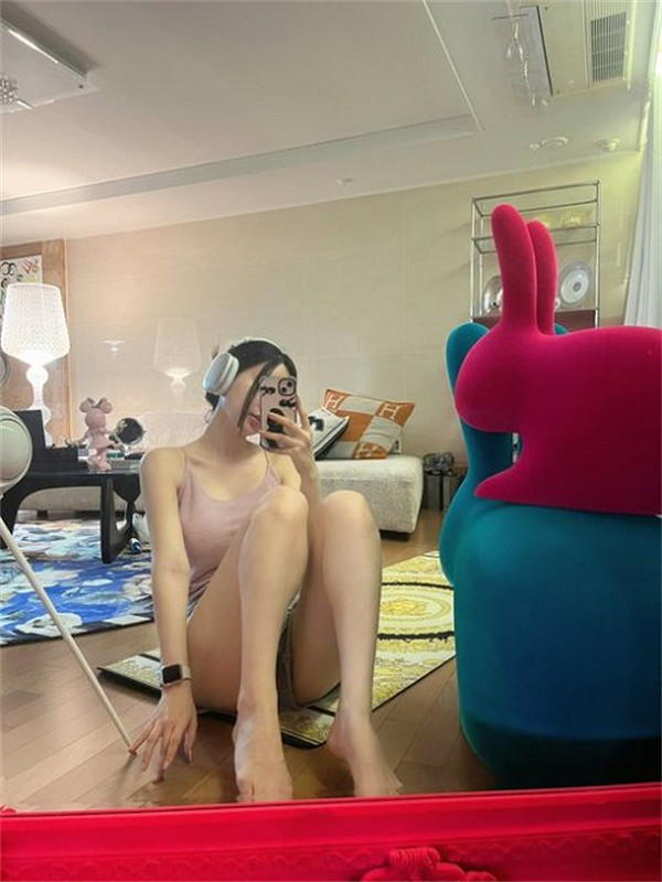 《星刃》女主體模新照:比基尼搭配長褲 造型引人注目 《星刃》女主體模新照:比基尼搭配長褲 造型引人注目