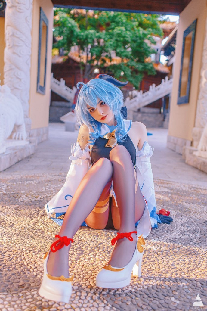 俄羅斯小姐姐COS《原神》甘雨 性感黑絲誘惑動人！@！