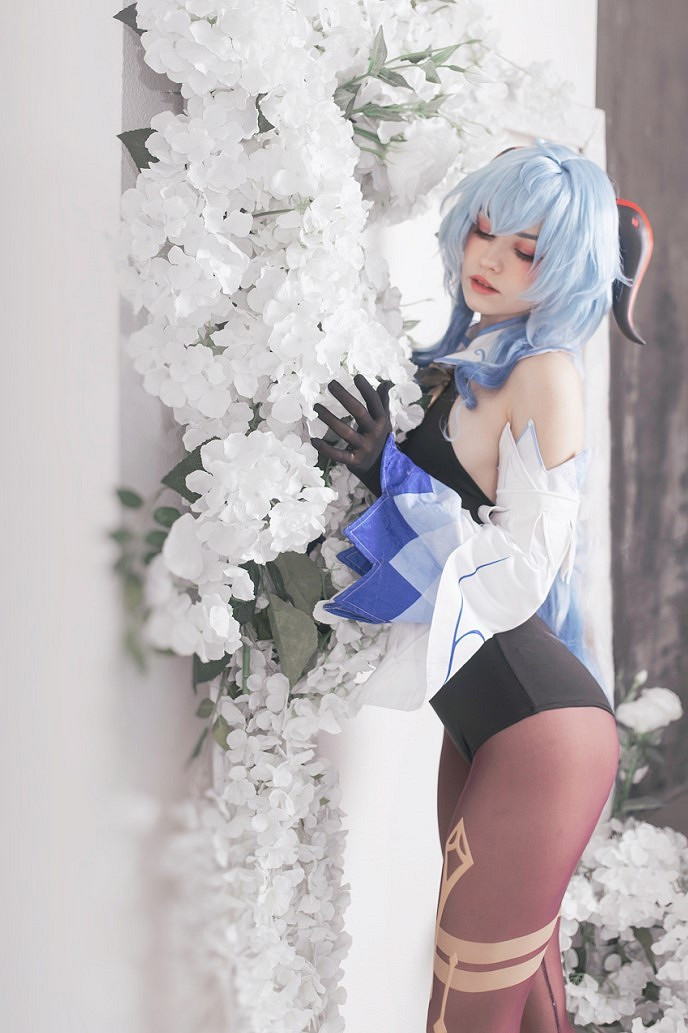 俄羅斯小姐姐COS《原神》甘雨 性感黑絲誘惑動人！@！
