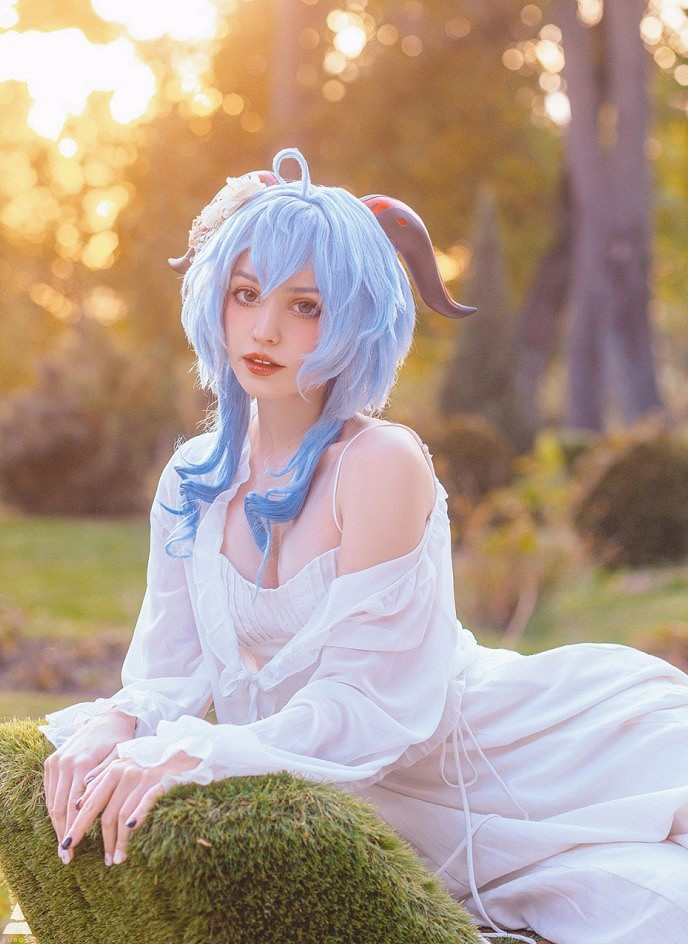 俄羅斯小姐姐COS《原神》甘雨 性感黑絲誘惑動人！@！