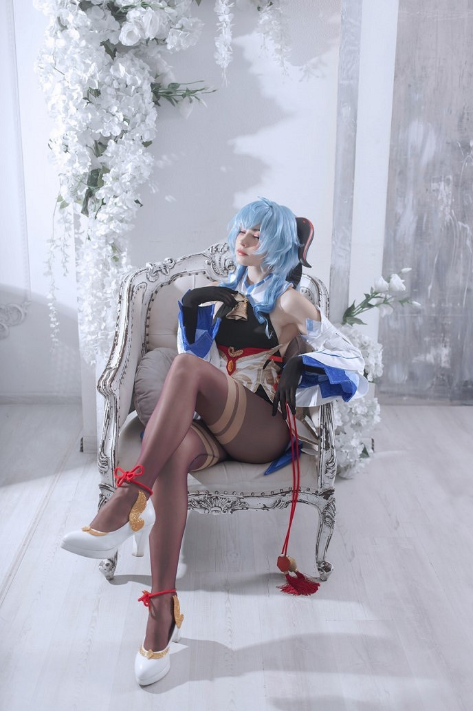 俄羅斯小姐姐COS《原神》甘雨 性感黑絲誘惑動人！@！