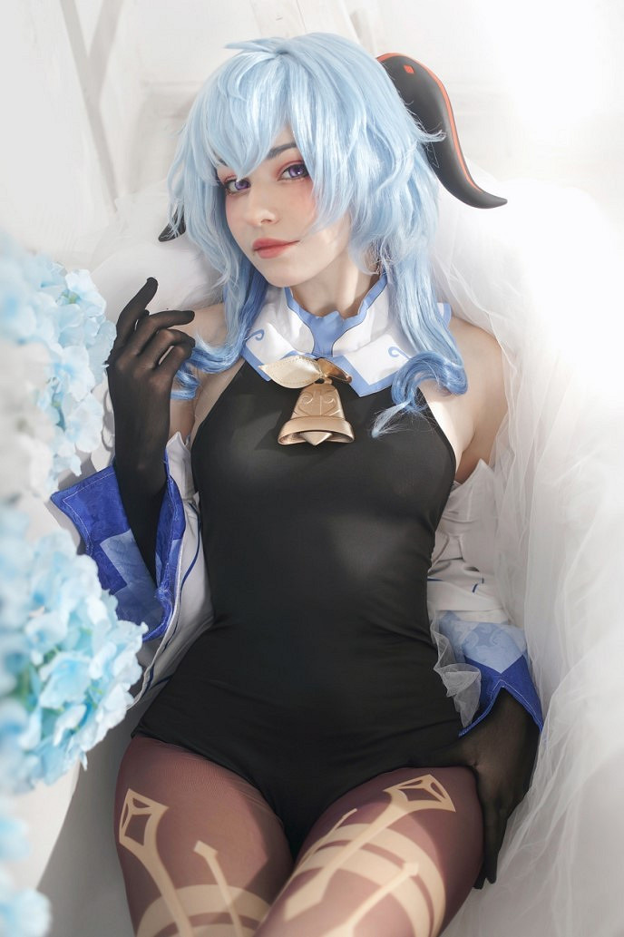 俄羅斯小姐姐COS《原神》甘雨 性感黑絲誘惑動人！@！