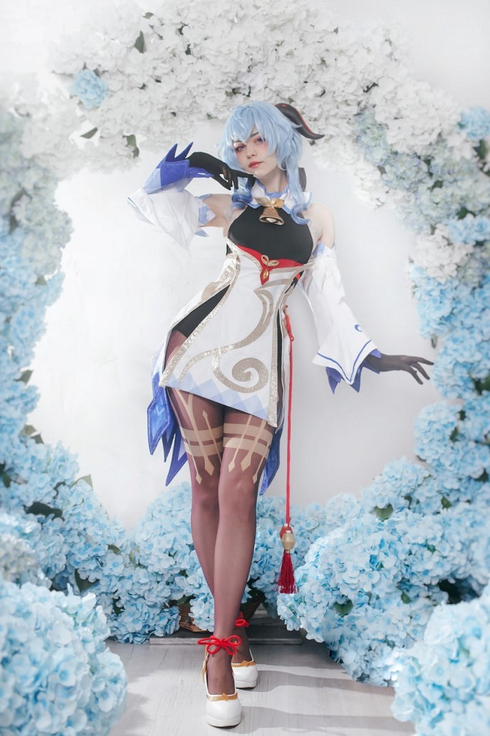 俄羅斯小姐姐COS《原神》甘雨 性感黑絲誘惑動人！@！