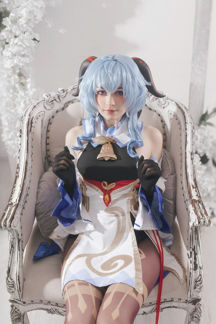 俄羅斯小姐姐COS《原神》甘雨 性感黑絲誘惑動人！@！