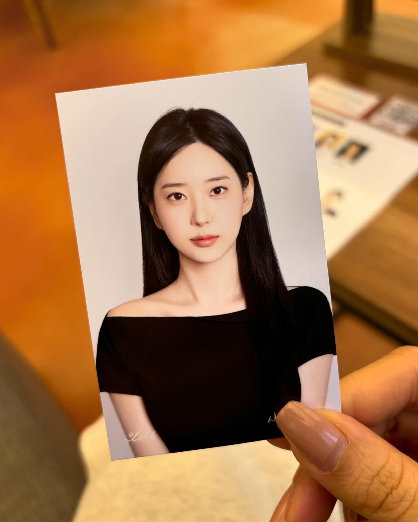 《星刃》女主體模曬出靚麗證件照：韓國超模靚麗動人