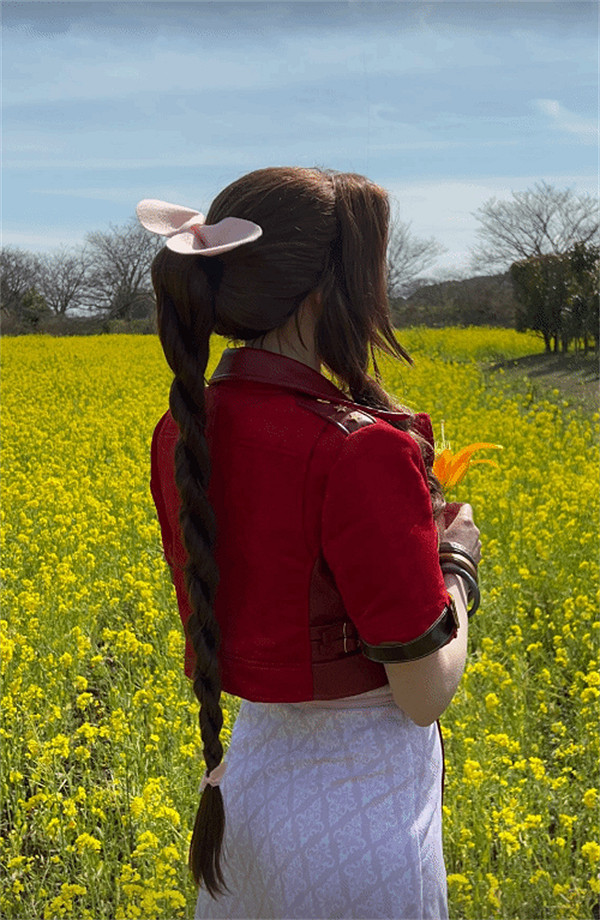 艾什莉體模COS《FF7RE》愛麗絲:完美還原經典造型！
