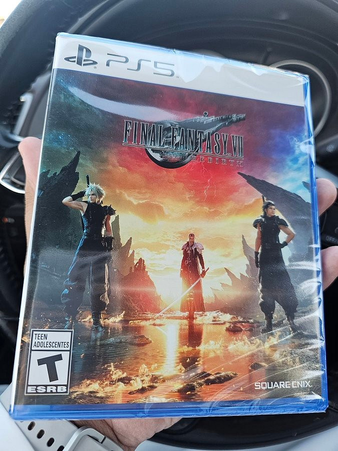 玩家提前拿到《FF7重生》PS5實體盤 網友羨慕壞了! 玩家提前拿到《FF7重生》PS5實體盤 網友羨慕壞了!