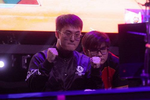 意誌的繼承，這四個人扛起了20年代的中國格鬥大旗