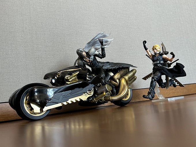 《FF7重生》發售在即！櫻井政博曬出克勞德手辦紀念