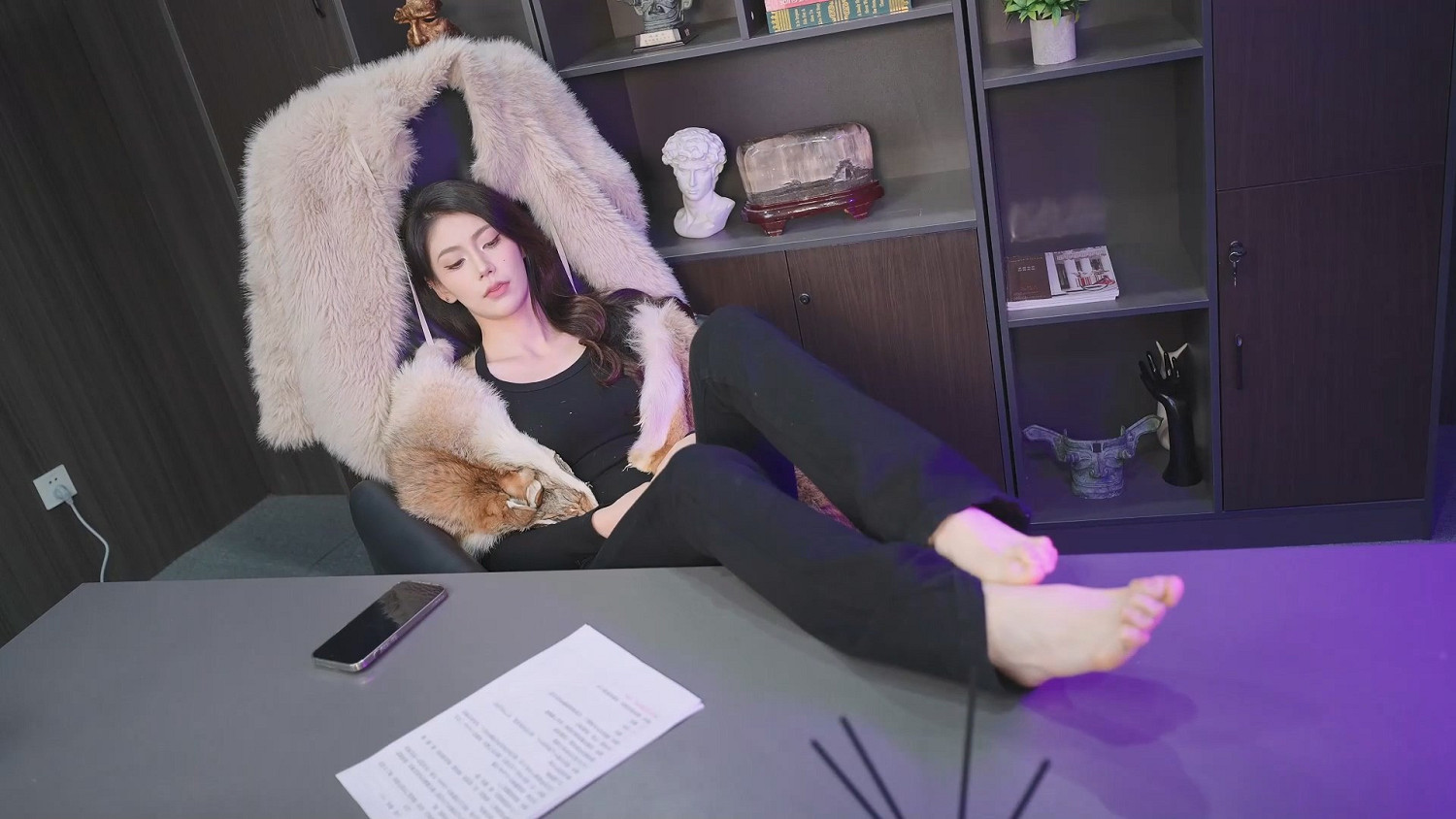 和8位美女相愛!真人影遊《請做coser的主人》今日開售