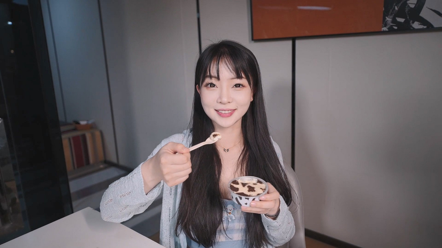 和8位美女相愛!真人影遊《請做coser的主人》今日開售