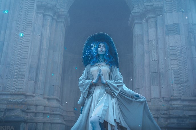 亞美尼亞小姐姐COS《艾爾登法環》菈妮 內衣版情調拉滿