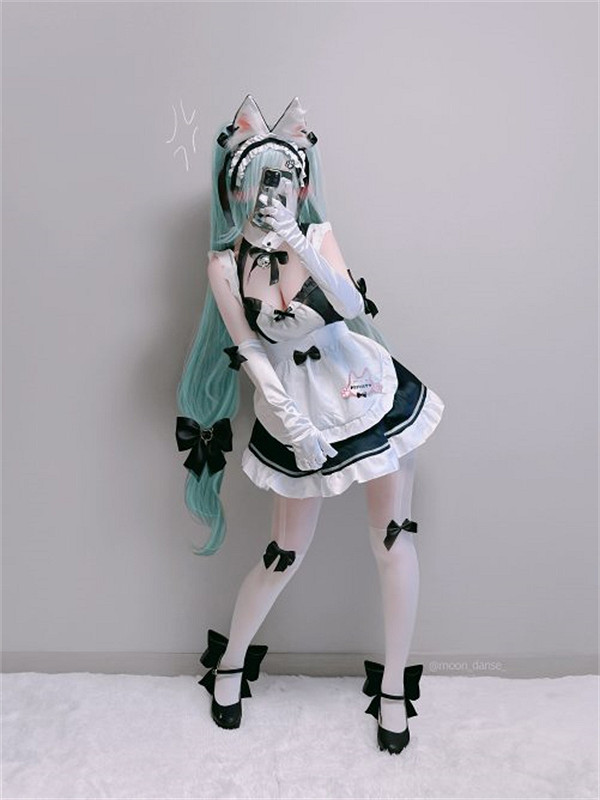 《妮姬：勝利女神》美女畫師發布COS照：我畫我自己