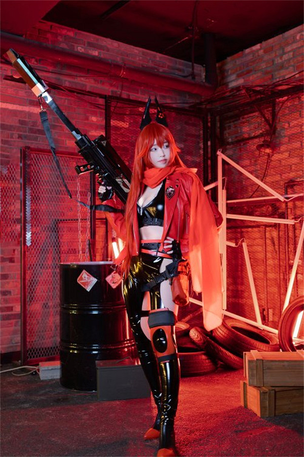 《妮姬：勝利女神》美女畫師發布COS照：我畫我自己