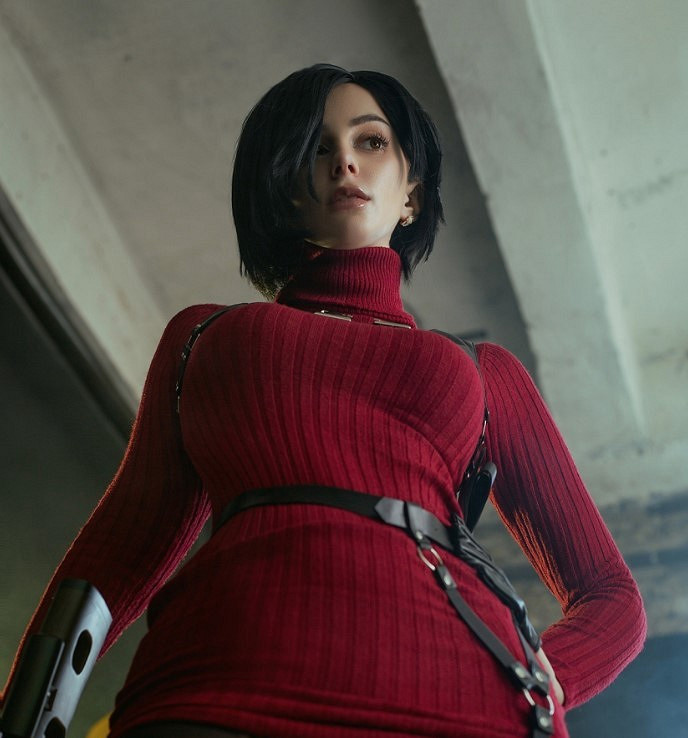 俄妹COS《惡靈古堡4RE》艾達王：紅杉黑絲 身材妖豔