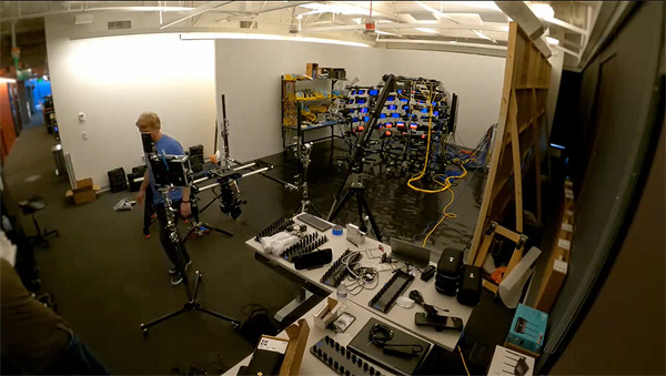 Steam Deck OLED上市宣傳片幕後：數台實機真實打造